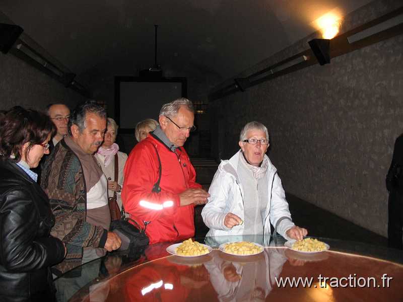 2011_CVAAM_35ans_8_Fort_des_Rousses (59).JPG - 35 Ans du CVAAM, sortie dans le Doubs et le Jura, du 26 Avril au 1er Mai 2011, Le Fort des Rousses, caves d'affinage Juraflore